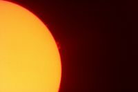 Sonne-Protuberanzen-HAlpha-D215mm-f2500mm-t0.05s-20141102-154405-5044.jpg