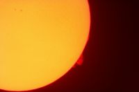 Sonne-Protuberanzen-HAlpha-D215mm-f2500mm-t0.05s-20141102-154433-5045.jpg
